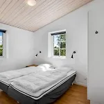 Merit - 3-2km From The Sea By Interhome 度假居 *