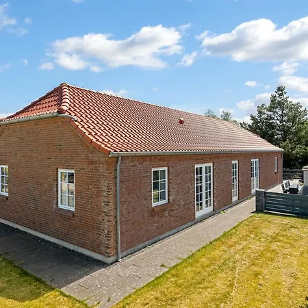 Merit - 3-2km From The Sea By Interhome Blåvand