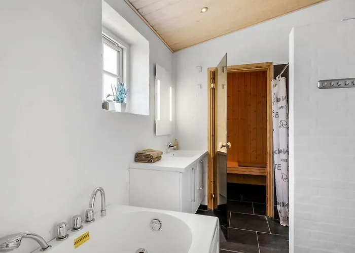 Ferienhaus Merit - 3-2km From The Sea By Interhome *